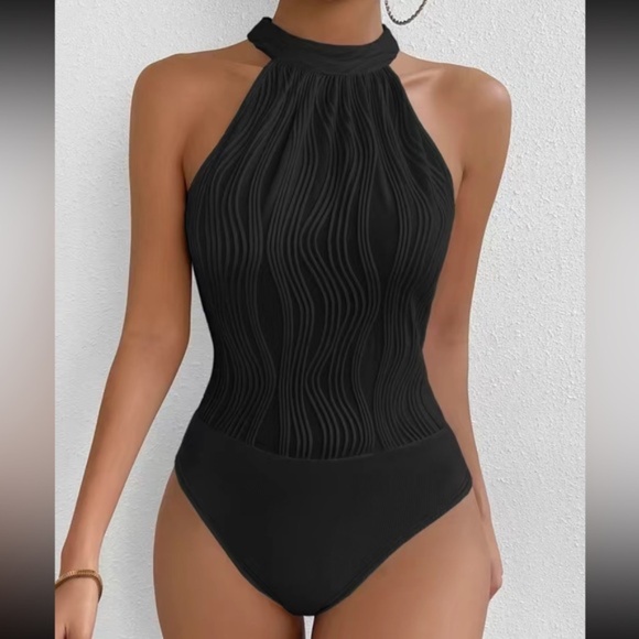 Solid Black Textured Halter Neck Fitted Bodysuit - Picture 5 of 9